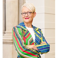 Director Of Britain’s Tate Galleries To Step Down