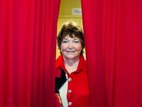 Director Tina Packer, Founder Of Theater Troupe Shakespeare & Co., Is Dead At 87