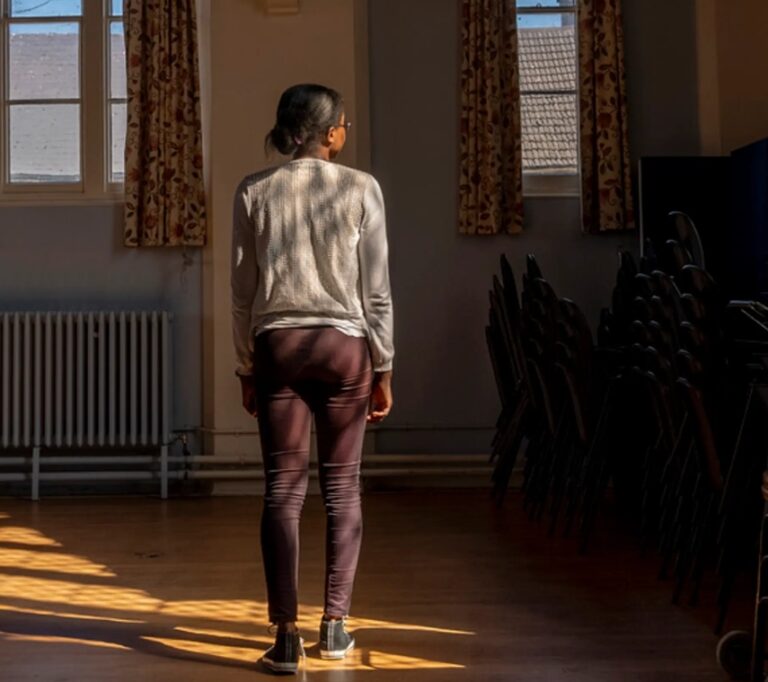 How Cultural Outsiders Overcome Their Outsiderness
