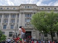 The Volunteer Army Documenting Museum And Park Wall Texts Before The Trump Administration Rewrites Them