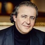 Conductor Juanjo Mena, 60, Will Retire Due To Alzheimer’s