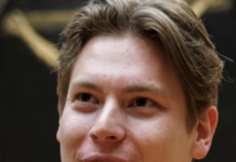 A Day At The Art Institute With The New 30-Year-Old Conductor Of The Chicago Symphony