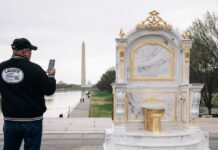 Gold Toilet Appears On The National Mall