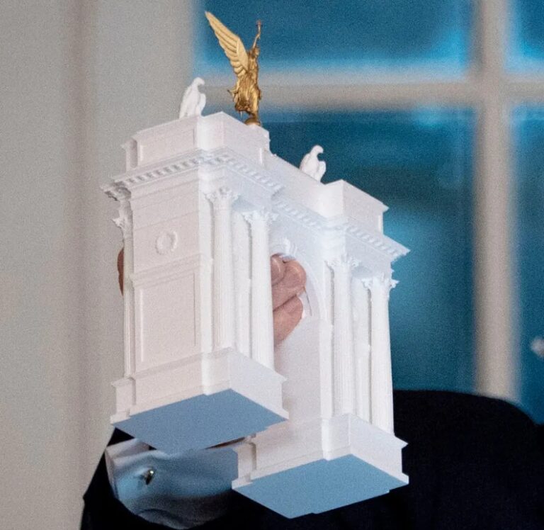 Trump’s Arts Commission Approves Preliminary Design Of Arch