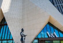 Critics Press V&A Museum To Pay Its Workers A Living Wage