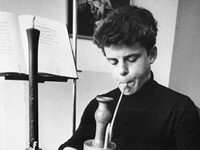 Remembering “The Pied Piper Of Early Music,” David Munrow, 50 Years After His Suicide