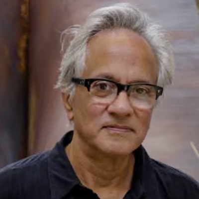 Anish Kapoor Says The U.S. Has ‘Politics Of Hate,’ Should Be Banned From Venice Biennale