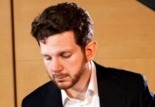 Pianist Sues Melbourne Symphony Over “Free Speech”