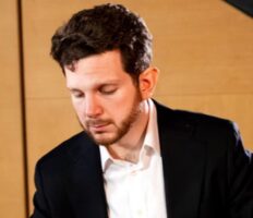 Pianist Sues Melbourne Symphony Over “Free Speech”