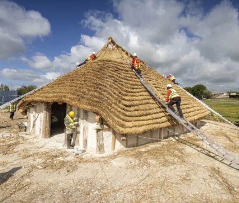 4,500-year-old Structure Recreated Close To Stonehenge