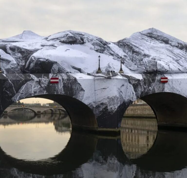 Paris’ Pont Neuf Becomes A Stone Grotto