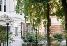 Colleges Are Hemorrhaging Student Enrollment. One Oregon College Hits The Wall