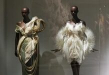 How Billionaires Visit Museums