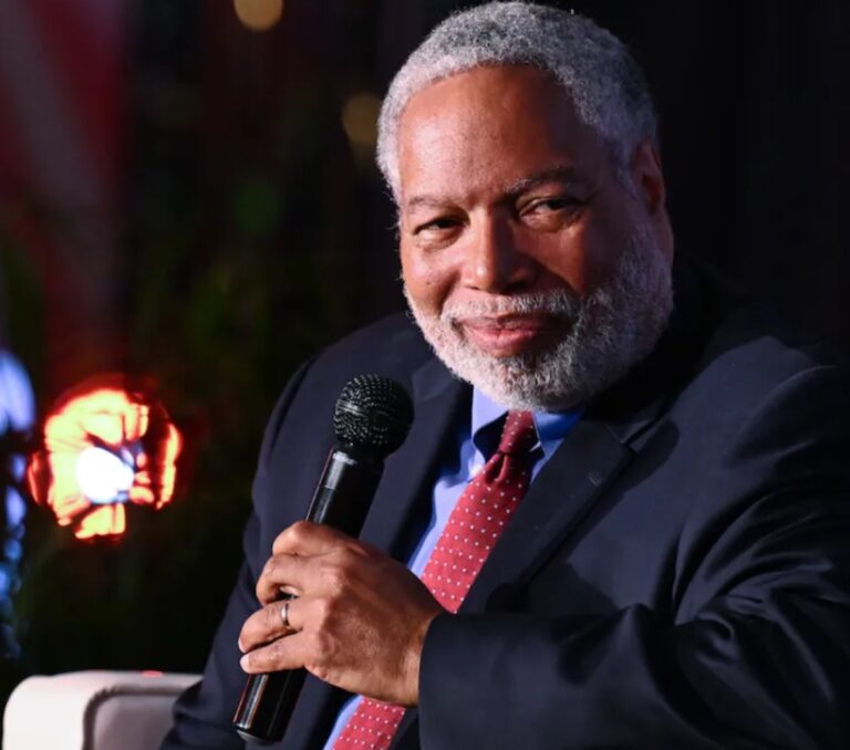 How Smithsonian Chief Lonnie Bunch’s Lunch With Trump Went