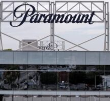 Paramount Pauses Warner Merger