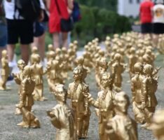 Who Stole 200 Gold Mozart Statues In Salzburg?