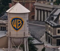 Movie Theatre Group Reverses Position On Paramount/Warner Deal