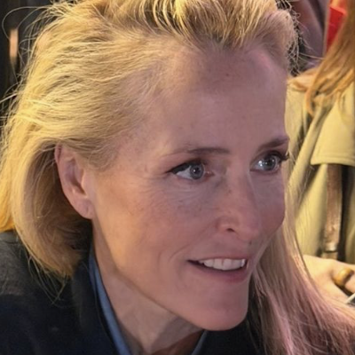 Gillian Anderson, Doing Theatre, Asks Her Superfans To Get Out Of The Front Row