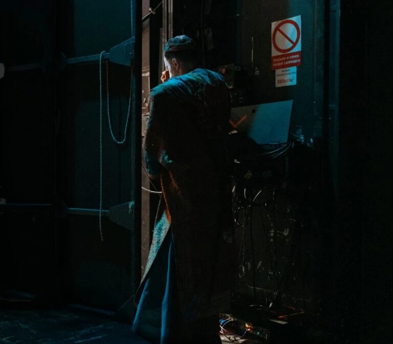 Stage Manager – The Most Stressful Job In The Arts