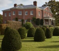 Explain This Trend: Building New Stately English Mansions That Look Like They’ve Been There Forever