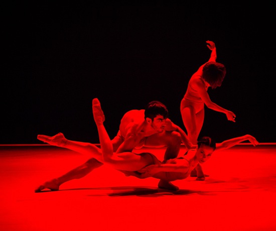 Jeffrey Sousa, lowers Lourdes Rodriguez. At left: Masayo Yamaguchi