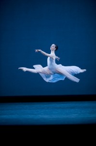Lauren Cuthbertson in Serenade Photo: Johan Persson/ROH